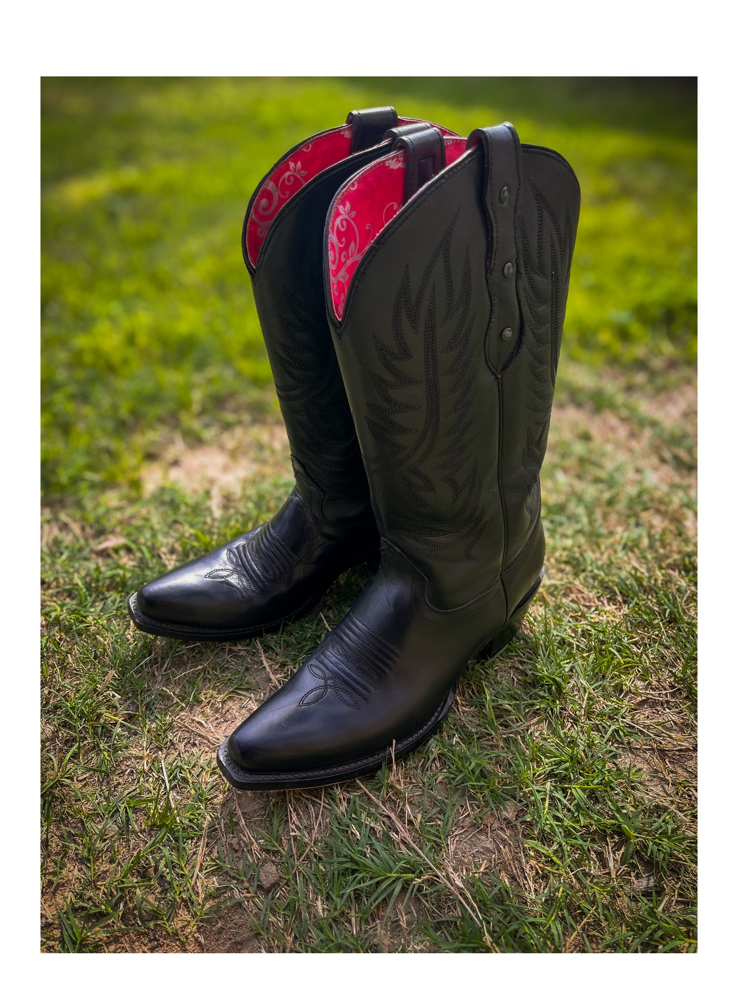 Cowgirl boots Black color